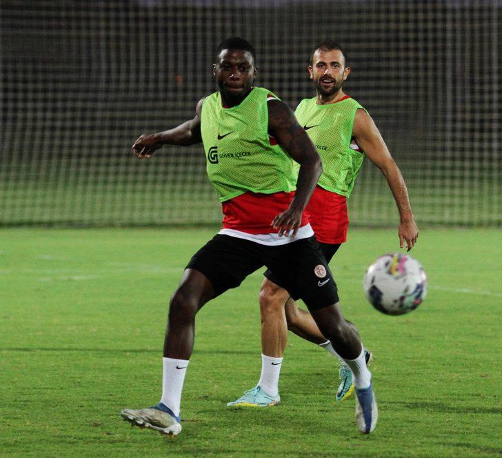 Antalyaspor, Ümraniyespor maçı hazırlıklarını sürdürdü G2