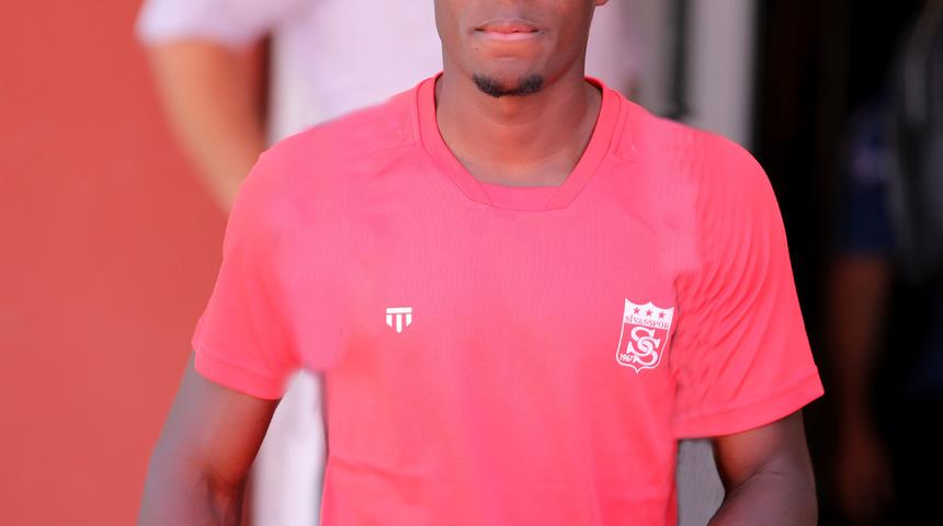 Sivasspor, Fildişi Sahilli ön libero Kader Keita'yı renklerine bağladı