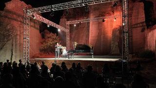 19. Uluslararası Gümüşlük Müzik Festivali'nde kemancı Zalai ve piyanist Gökbudak konser verdi
