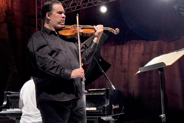 19. Uluslararası Gümüşlük Müzik Festivali'nde kemancı Zalai ve piyanist Gökbudak konser verdi G5