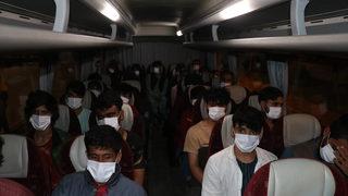 Iğdır'da 136 Afganistan uyruklu düzensiz göçmen ülkelerine gönderildi