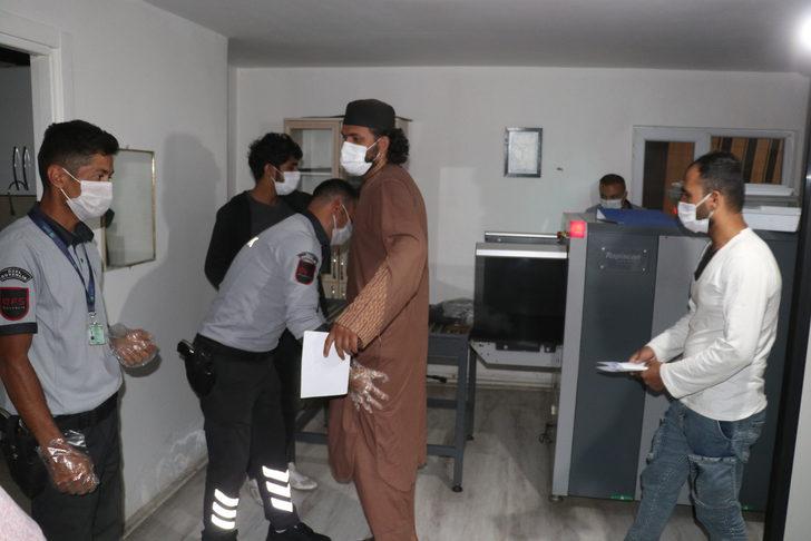 Iğdır'da 136 Afganistan uyruklu düzensiz göçmen ülkelerine gönderildi G2