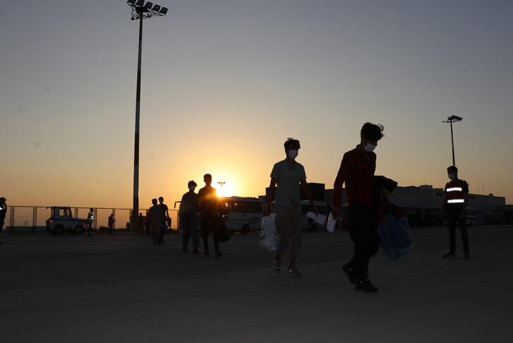 Iğdır'da 136 Afganistan uyruklu düzensiz göçmen ülkelerine gönderildi G3