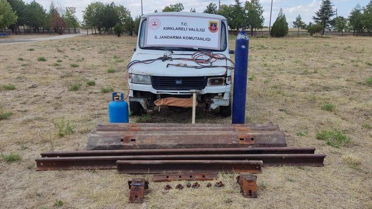 Kırklareli'nde tren raylarını çaldıkları iddiasıyla 5 şüpheli yakalandı G2
