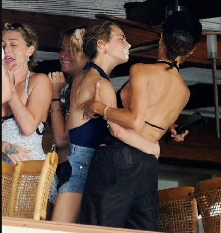 Teknede parti yaptı! Ünlülerin çılgın eğlencesi G4