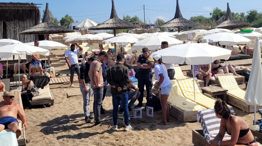 Yer: Antalya! Turistin ihbarıyla gittiler, kumun i&ccedil;indeki g&ouml;r&uuml;nt&uuml; h&uuml;zne boğdu