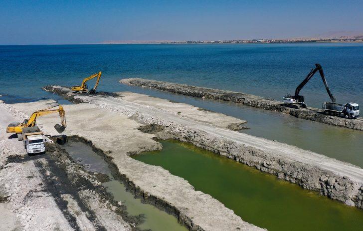 Van Gölü'nün zemininden 400 bin metreküp balçık ve dip çamuru temizlendi G1