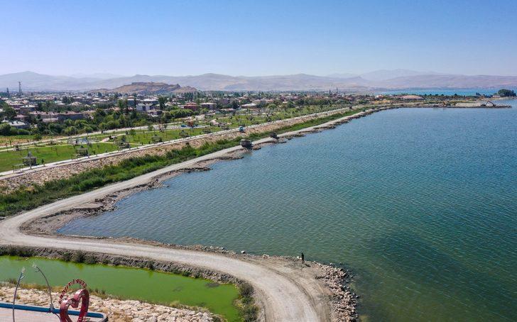 Van Gölü'nün zemininden 400 bin metreküp balçık ve dip çamuru temizlendi G3