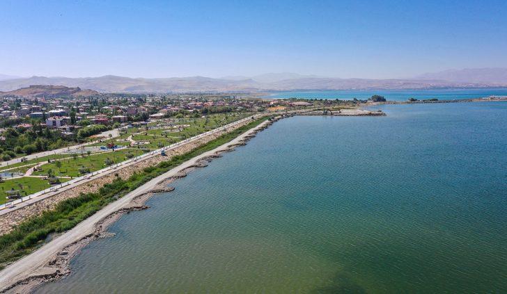 Van Gölü'nün zemininden 400 bin metreküp balçık ve dip çamuru temizlendi G5