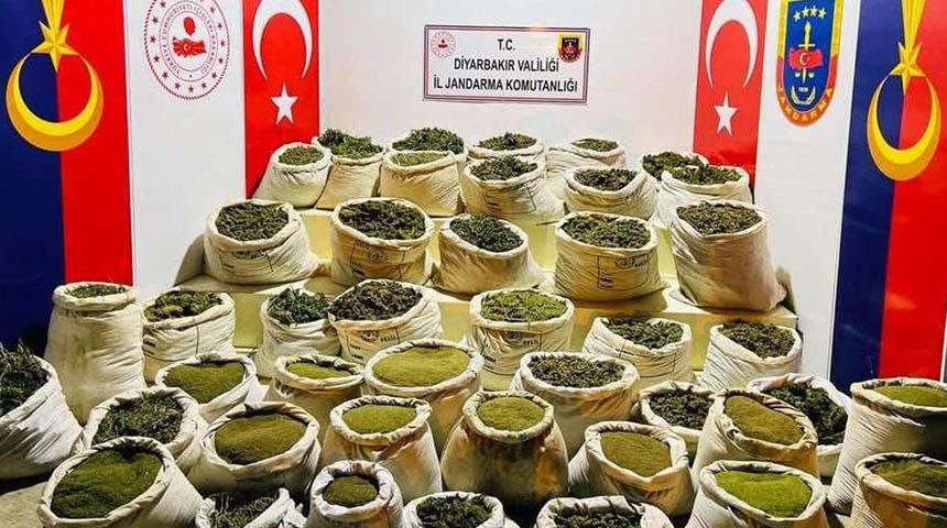 Bakan Soylu: Terörün finansmanı da abluka altında! Diyarbakır’da son dakika terör operasyonu…