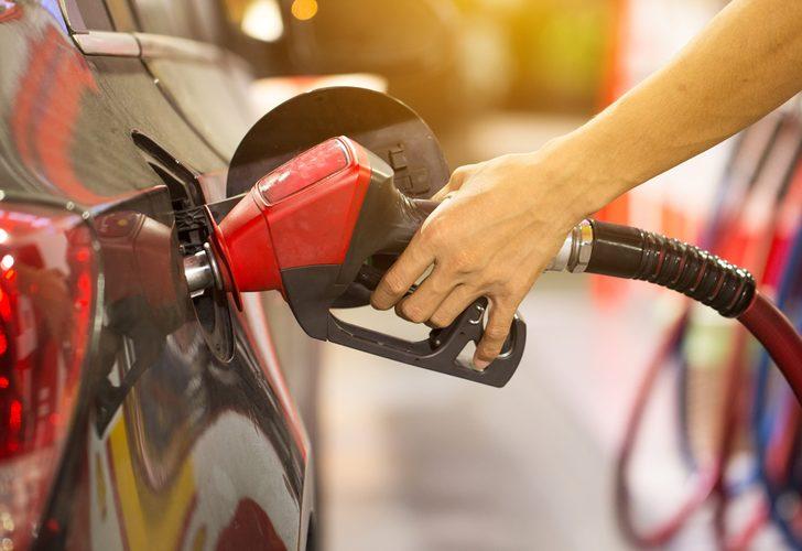 SON DAKİKA: Akaryakıtta fiyatlar tersine dönüyor: Benzine zam gelmişti! Motorin fiyatları da değişiyor…