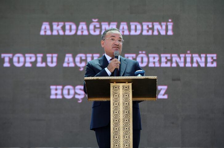 Adalet Bakanı Bozdağ, Akdağmadeni'ndeki toplu açılış töreninde konuştu: (1) G4