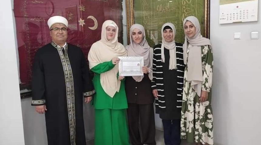 Belçikalı genç kız, Afyonkarahisar'da Müslüman oldu