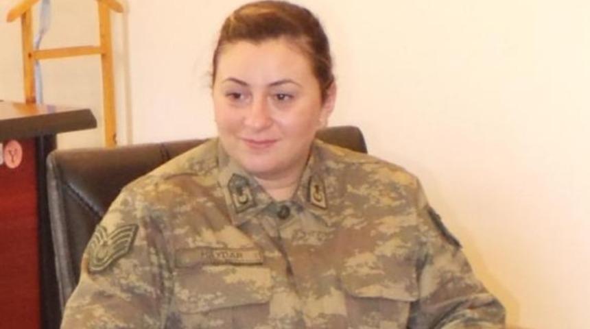 Şenay komutan, kadına şiddetle mücadalede örnek oldu