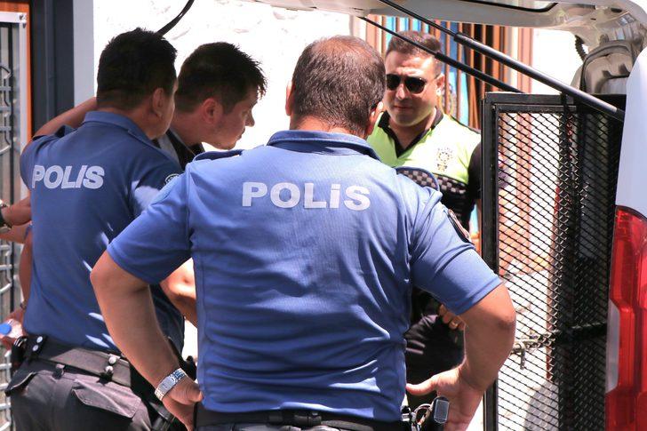 İzmir'de otogarda karısını bıçakla öldüren şüpheli adliyeye gönderildi