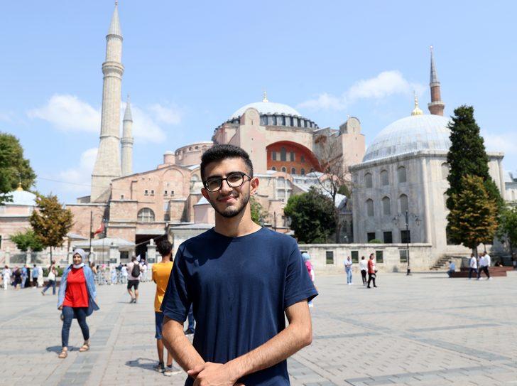 Yaz stajı için Türkiye'ye gelen yabancı öğrenciler İstanbul'u geziyor G4