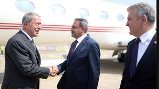 Milli Savunma Bakanı Akar'dan, 9. Ana Jet Üs Komutanlığına ziyaret