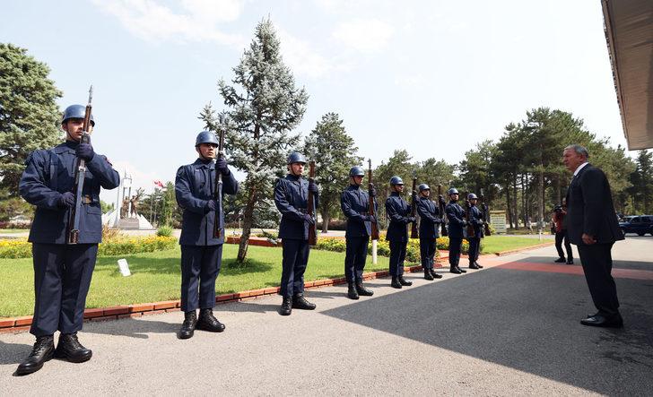 Milli Savunma Bakanı Akar'dan, 9. Ana Jet Üs Komutanlığına ziyaret G4