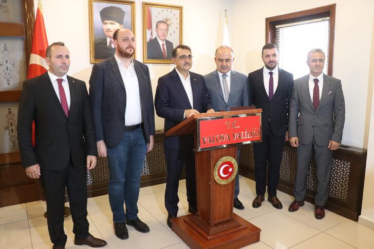 Enerji ve Tabii Kaynaklar Bakanı Dönmez, AK Parti Yalova İl Başkanlığı'nı ziyaret etti: G1