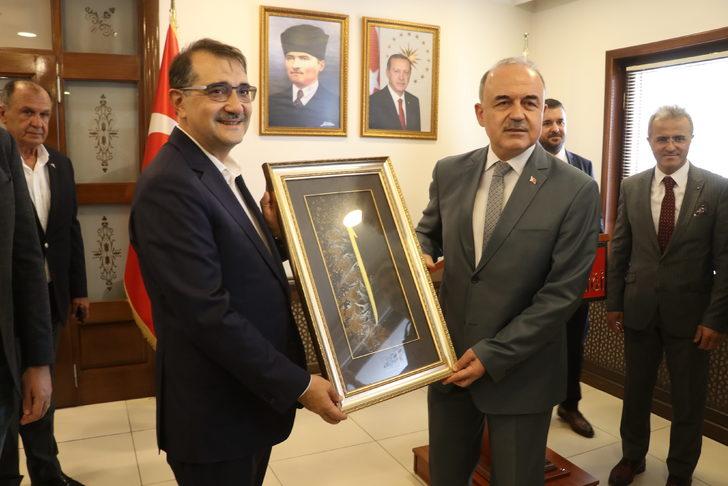 Enerji ve Tabii Kaynaklar Bakanı Dönmez, AK Parti Yalova İl Başkanlığı'nı ziyaret etti: G2