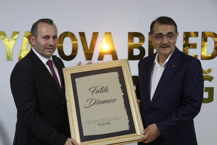 Enerji ve Tabii Kaynaklar Bakanı Dönmez, AK Parti Yalova İl Başkanlığı'nı ziyaret etti: G4