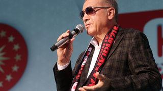 Son Dakika: Cumhurbaşkanı Erdoğan Piyasaları daha da rahatlatacağız diyerek duyurdu! Konuşması sırasında o pankarta da dikkat çekti Ne var bu menüde?