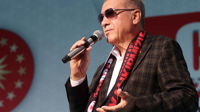 Son Dakika: Cumhurbaşkanı Erdoğan Piyasaları daha da rahatlatacağız diyerek duyurdu! Konuşması sırasında o pankarta da dikkat çekti Ne var bu menüde?