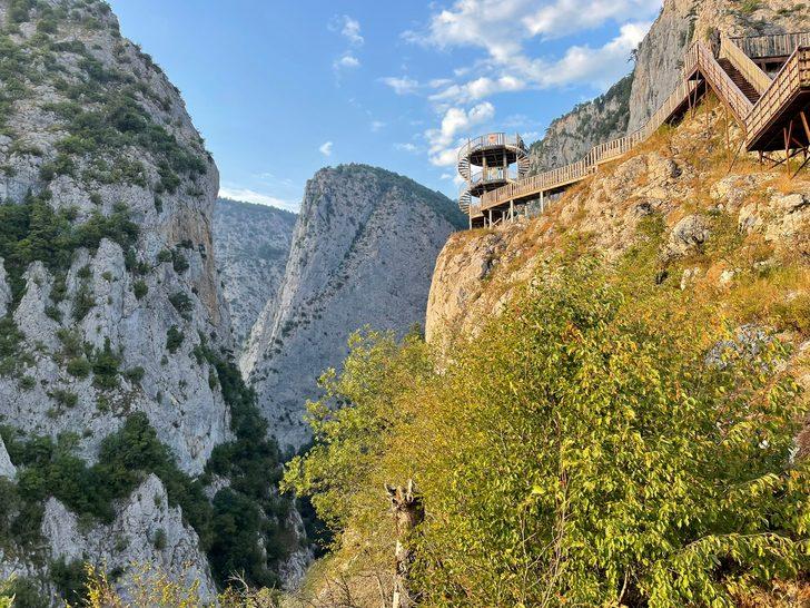 Dünyanın en derin kanyonları arasında gösterilen Valla Kanyonu'nda 11 kişi mahsur kaldı G2