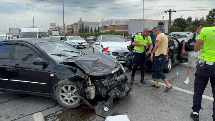Kocaeli'de zincirleme trafik kazasında 6 kişi yaralandı G3