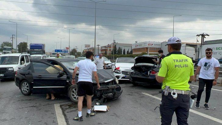 Kocaeli'de zincirleme trafik kazasında 6 kişi yaralandı G4
