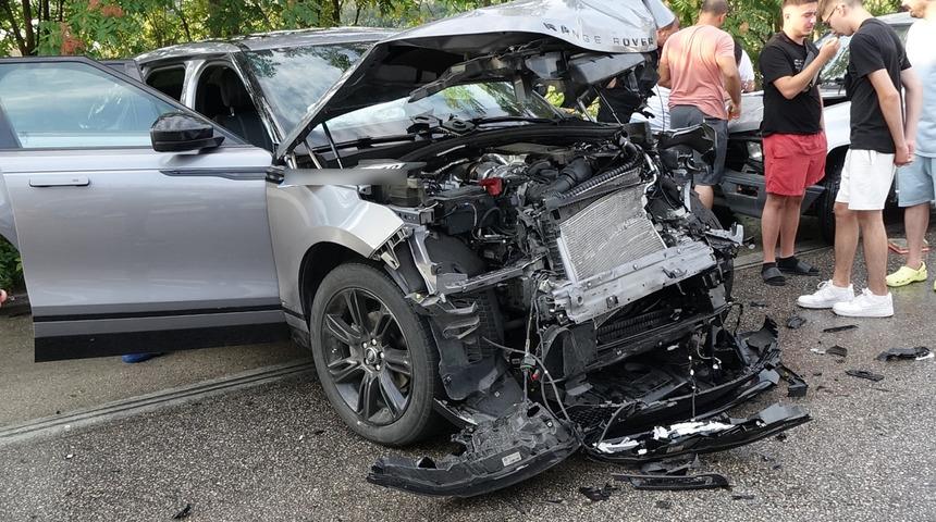 Korkun&ccedil; kaza! 15 ara&ccedil; birbirine girdi, otoyolda trafik durdu: 10 yaralı