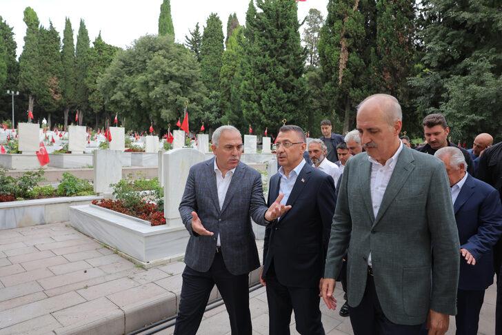 Cumhurbaşkanı Yardımcısı Oktay, Edirnekapı Şehitliği'ni ziyaret etti G5