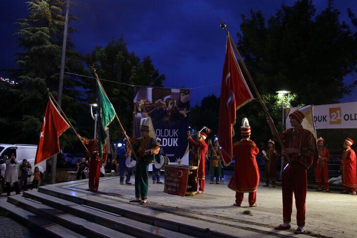 Uşak'ta, AK Parti'nin kuruluşunun 21. yıl dönümü kutlandı G5