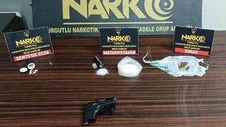 Manisa'da uyuşturucu operasyonunda 2 kişi tutuklandı