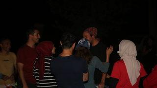 Valla Kanyonu'ndan tahliye edilen 10 kişi yakınlarının bulunduğu kamp alanına geldi