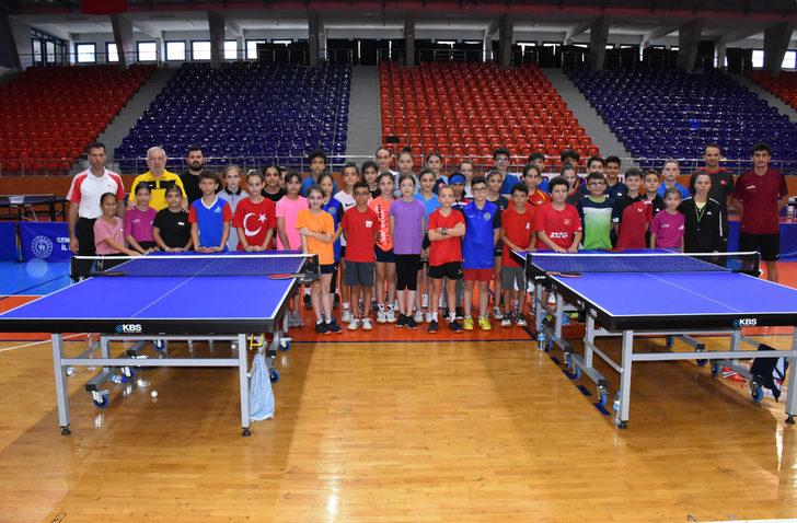 Masa tenisinin küçük sporcuları Ordu'da geleceğe hazırlanıyor G1