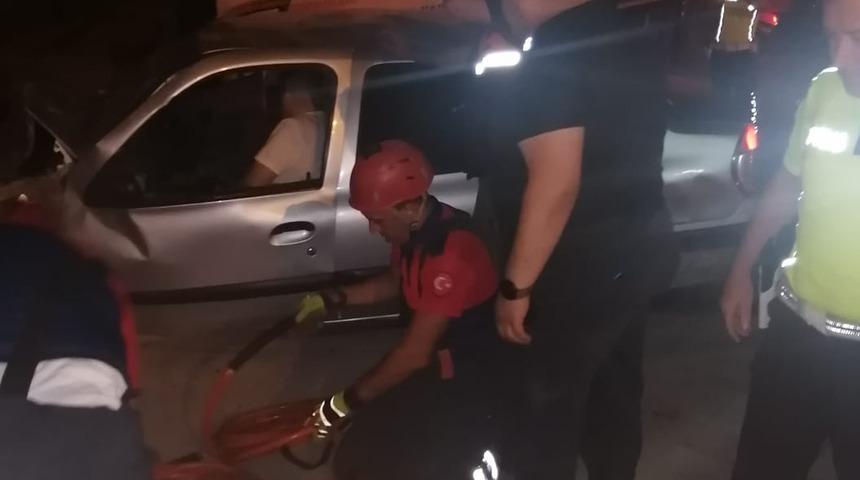 Denizli'de iki otomobilin çarpıştığı kazada 1 kişi öldü, 4 kişi yaralandı