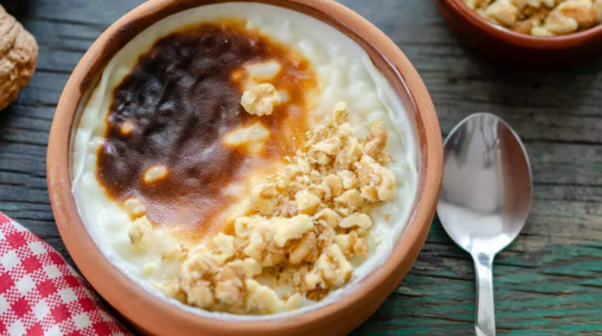 Kıvamı tutmuyor diye üzülmeyin! Sütlacın kıvamını tam tutturmak için püf noktaları