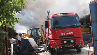 Çanakkale'de hurda lastik deposunda yangın