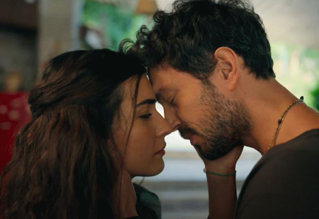 Zeytin Ağacı'nın Ada'sı Tuba B&uuml;y&uuml;k&uuml;st&uuml;n'&uuml;n ikizleri kocaman oldu! 