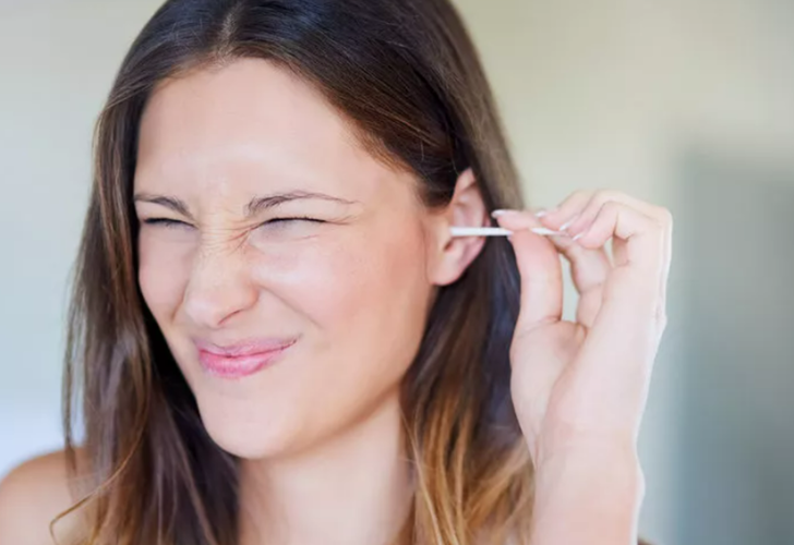 Tıkanıklığa yol açıyor! Kulak çubuğu zararlı mıdır? Kulak nasıl temizlenmelidir?