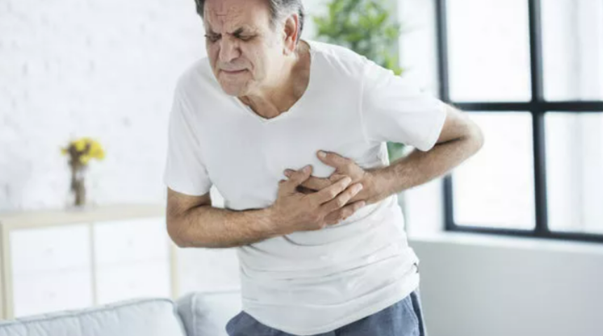 Her yıl milyonlarca insanın ölümüne sebep oluyor! Kalp krizi belirtileri nedir, neden olur?