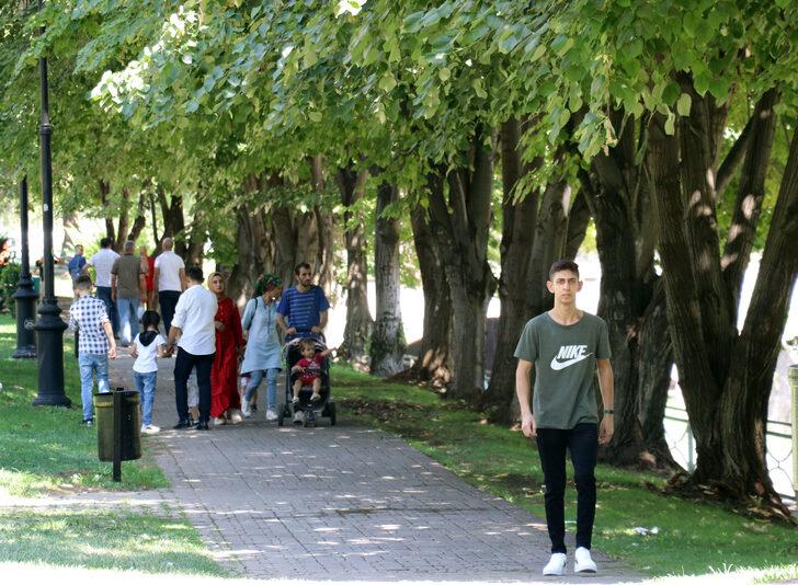 Gaziantep'te sıcak hava bunaltıyor G3