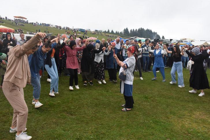 Giresun'da "30. Uluslararası Dereli Kümbet Kültür ve Sanat Festivali" düzenlendi G3
