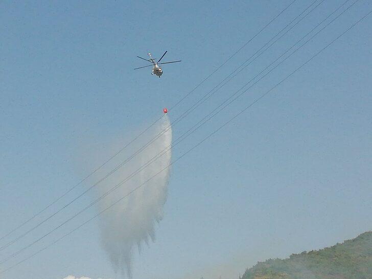 Kocaeli'de ormanlık alanda çıkan yangına müdahale ediliyor G5