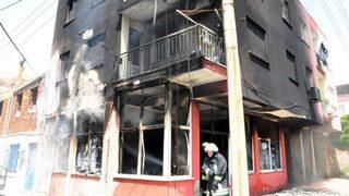 Üç katlı binada çıkan yangın korkuttu