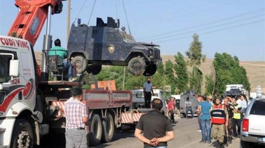 Zırhlı araç şarampole yuvarlandı: 4 polis yaralı