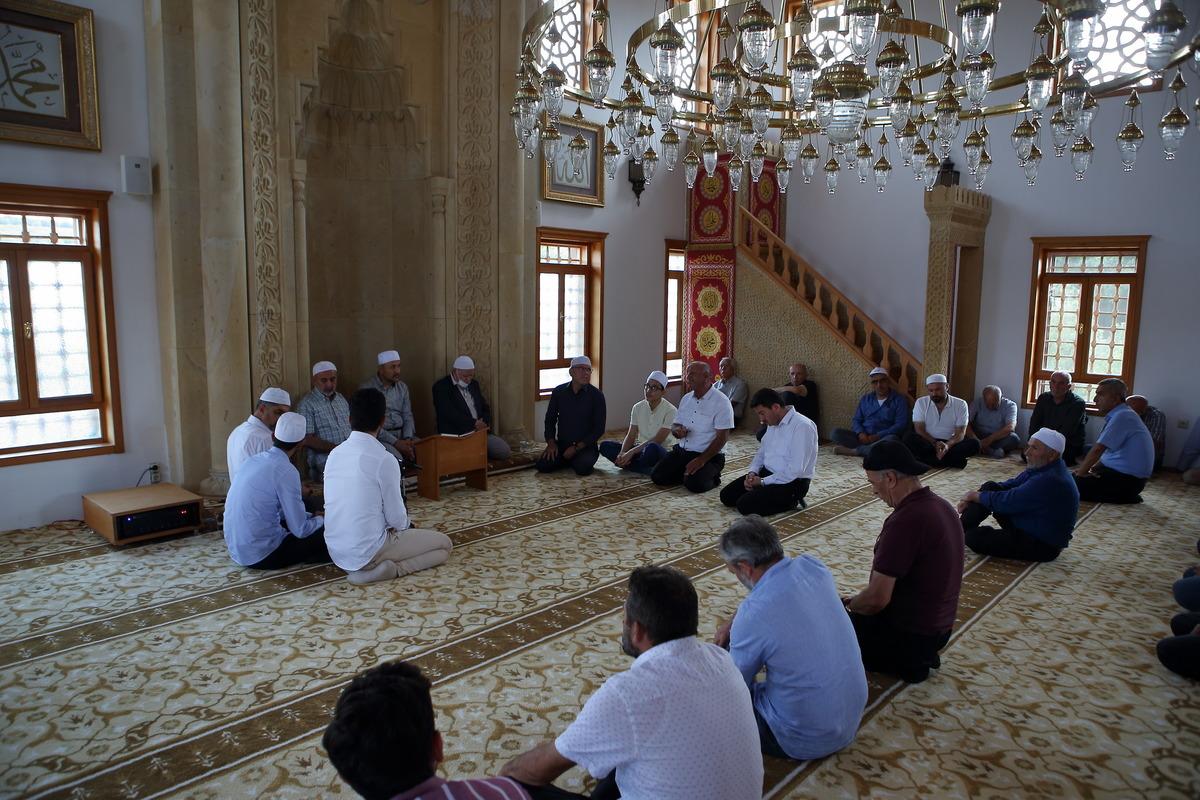 &Ccedil;orum'da Erol Ol&ccedil;ok ve oğlu i&ccedil;in mevlit okutuldu