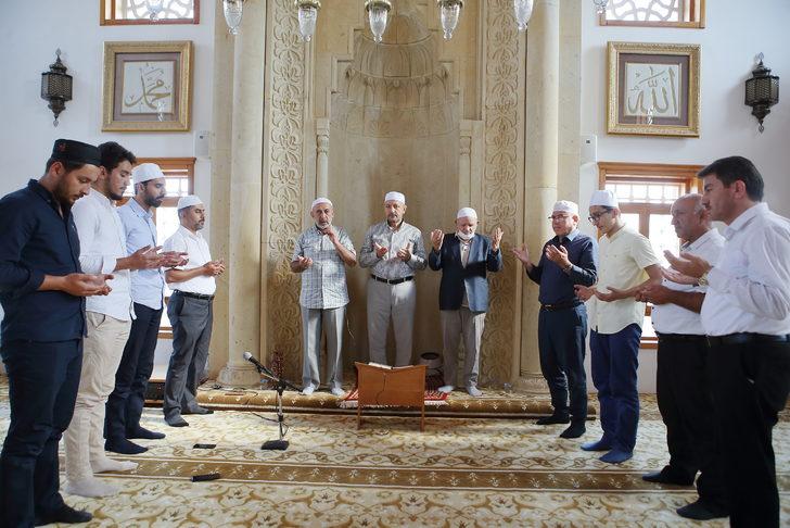 Çorum'da Erol Olçok ve oğlu için mevlit okutuldu G4