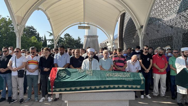 Kadıköy'de öldürülen Elif Mihriban Arduç son yolculuğuna uğurlandı G2